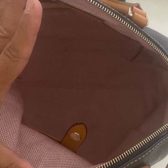 Dooney & bourke barely used - Picture 6 of 9